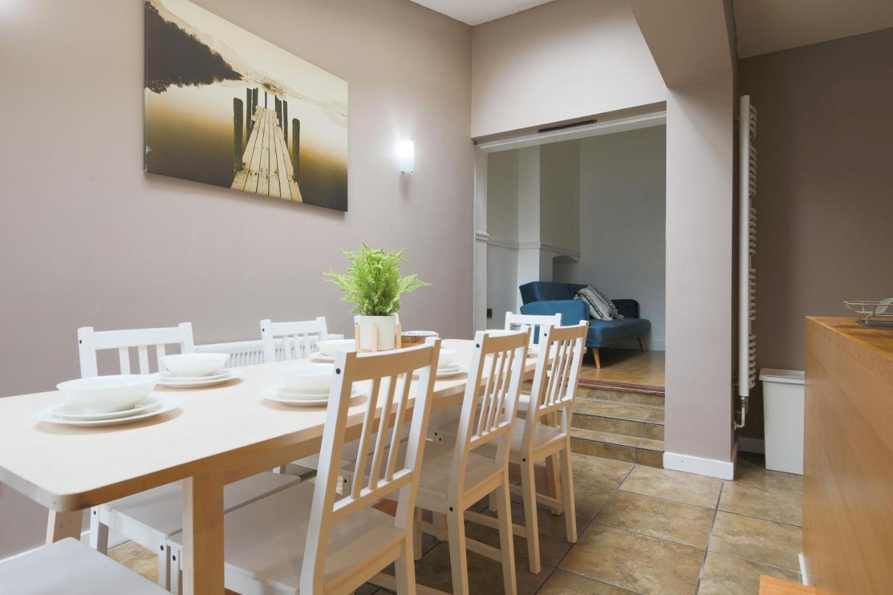 Spacious 4 Bedroom House- Walking Distance To City Centre & Great Backyard Cardiff Exteriör bild