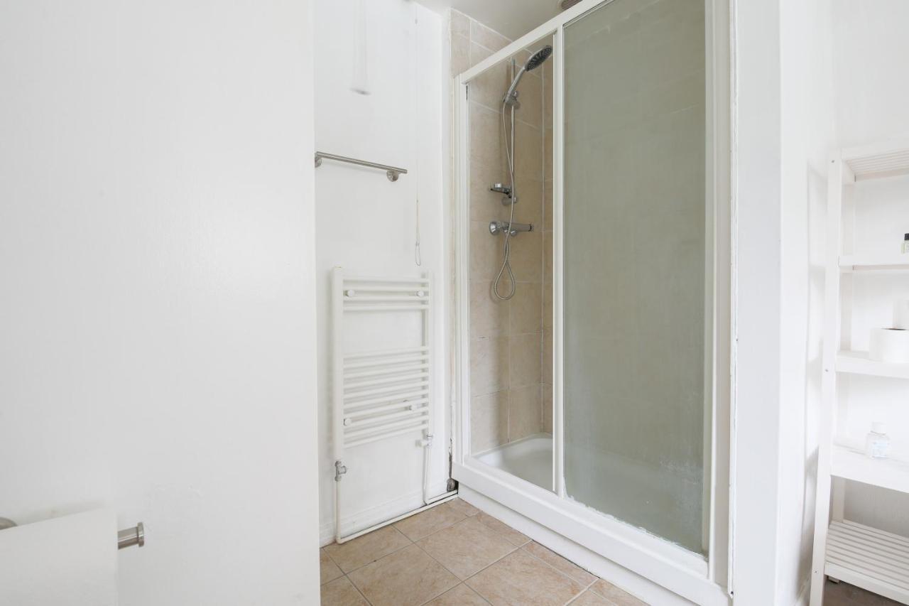 Spacious 4 Bedroom House- Walking Distance To City Centre & Great Backyard Cardiff Exteriör bild